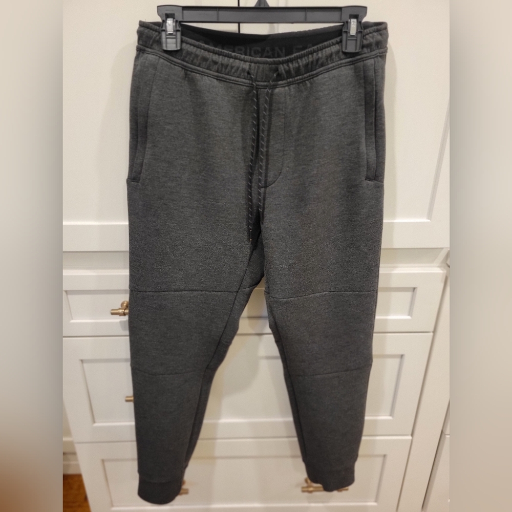 American Eagle Mens 24/7 Charcoal Heather Jogger. Like New.